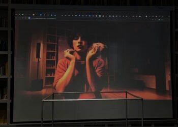 青春倒帶、馬戲、AI共舞 《青春模擬器》沉浸式劇場11月登臺中屯藝中心 青春倒帶、馬戲、AI共舞 《青春模擬器》沉浸式劇場11月登臺中屯藝中心