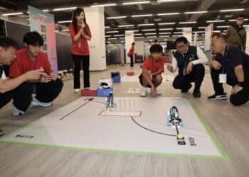 AI機器人全國賽臺南登場 臺南市長黃偉哲勉勵來自各校選手勇於挑戰發揮創意 AI機器人全國賽臺南登場 臺南市長黃偉哲勉勵來自各校選手勇於挑戰發揮創意