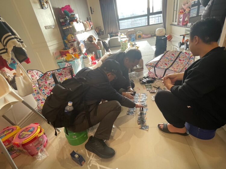 深夜公園販毒驚人 海巡臺中隊破獲行動毒品倉儲 市價破千萬 深夜公園販毒驚人 海巡臺中隊破獲行動毒品倉儲 市價破千萬