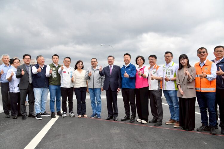 新北五股交流道改善工程提前完工 行政院長卓榮泰:全力推動交通建設打造順暢路網 新北五股交流道改善工程提前完工 行政院長卓榮泰:全力推動交通建設打造順暢路網