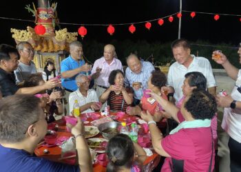 澎湖縣長陳光復赴七美關心建設 與鄉親同祈福凝聚信仰力量 祈福風調雨順 澎湖縣長陳光復赴七美關心建設 與鄉親同祈福凝聚信仰力量 祈福風調雨順