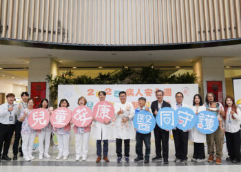 嬰幼兒哈姆立克法和CPR 是父母必備救命能力 嬰幼兒哈姆立克法和CPR 是父母必備救命能力