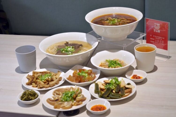 板橋紅燒牛肉麵推薦 隱藏巷弄清燉紅燒雙湯頭古早味 板橋紅燒牛肉麵推薦 隱藏巷弄清燉紅燒雙湯頭古早味