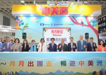 月月出團中美洲 潛入大藍洞、漫遊馬雅古城