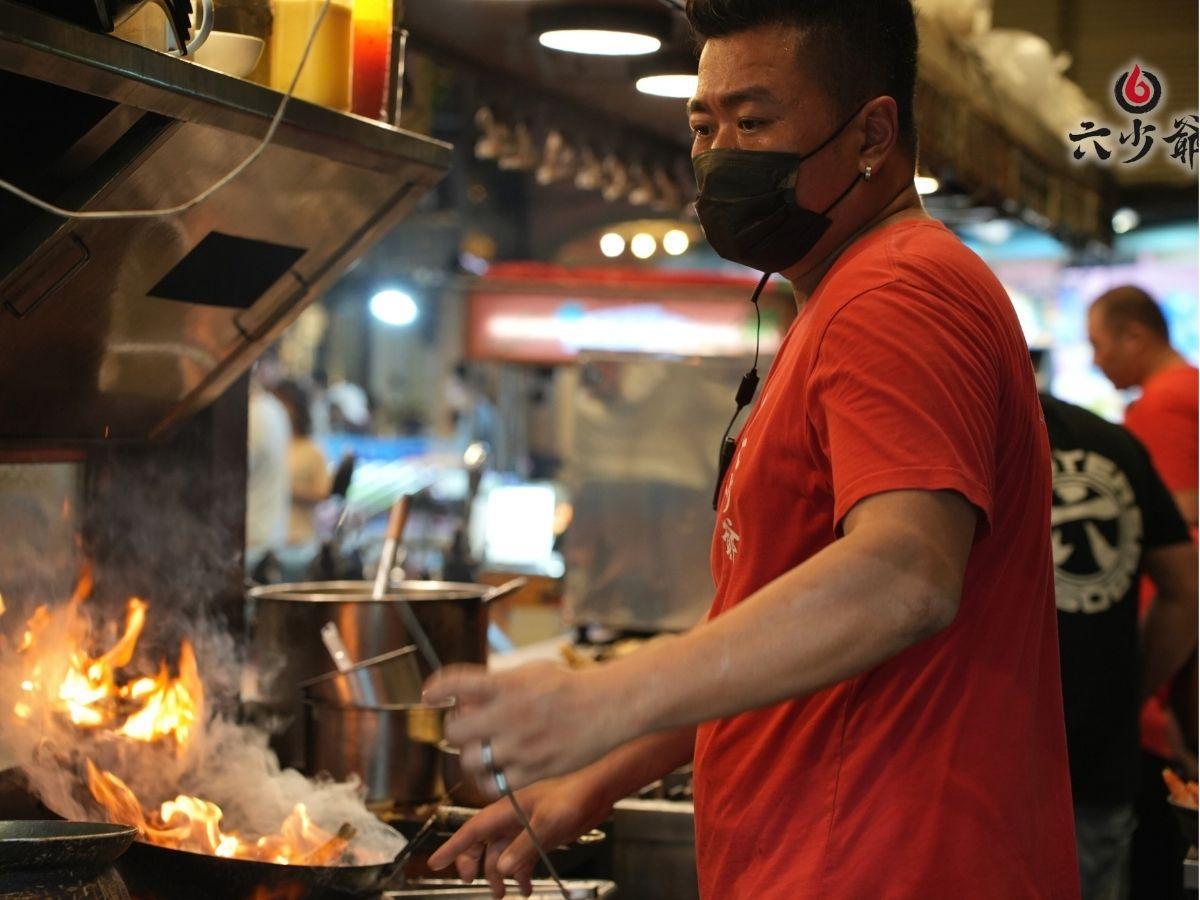 超熱門墾丁大街海鮮燒烤餐廳 現撈活蝦鮮味引爆饕客味蕾 超熱門墾丁大街海鮮燒烤餐廳 現撈活蝦鮮味引爆饕客味蕾
