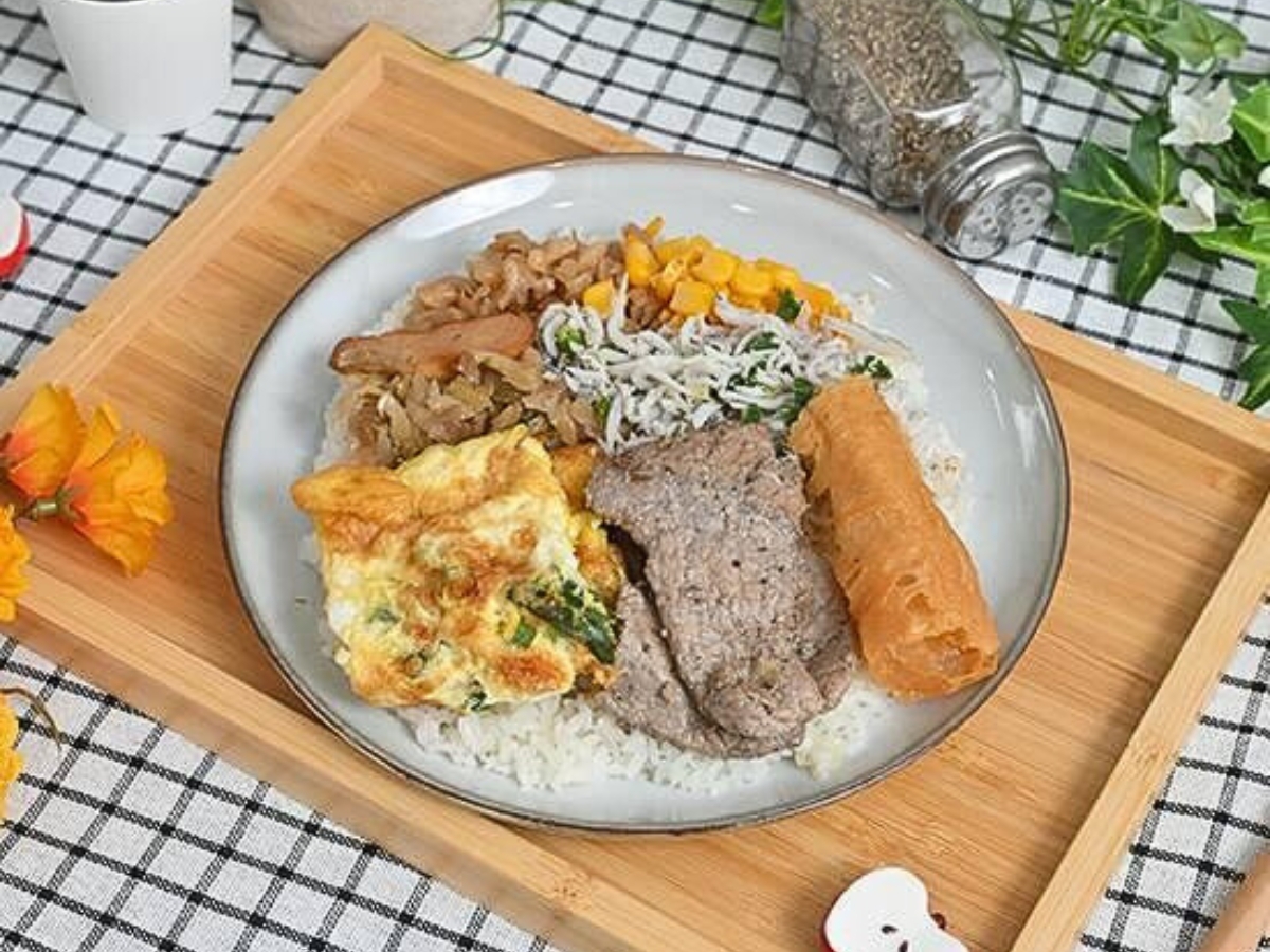 台中北區手工飯糰 浮誇系巨無霸飯糰裝進懷念老靈魂 台中北區手工飯糰 浮誇系巨無霸飯糰裝進懷念老靈魂