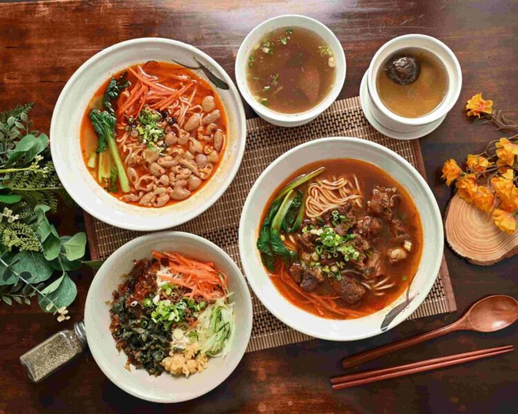 台中西屯區中式麵館 用紅燒湯熬6小時 只為煮出家鄉味