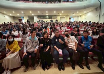 用愛照亮世界,第三屆「真善美公益音樂會」於新竹高中溫暖登場 用愛照亮世界,第三屆「真善美公益音樂會」於新竹高中溫暖登場