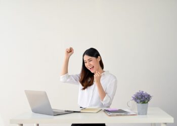 職場太崩潰?高績效人士教妳用8句話把情緒按下靜音鍵 職場太崩潰?高績效人士教妳用8句話把情緒按下靜音鍵