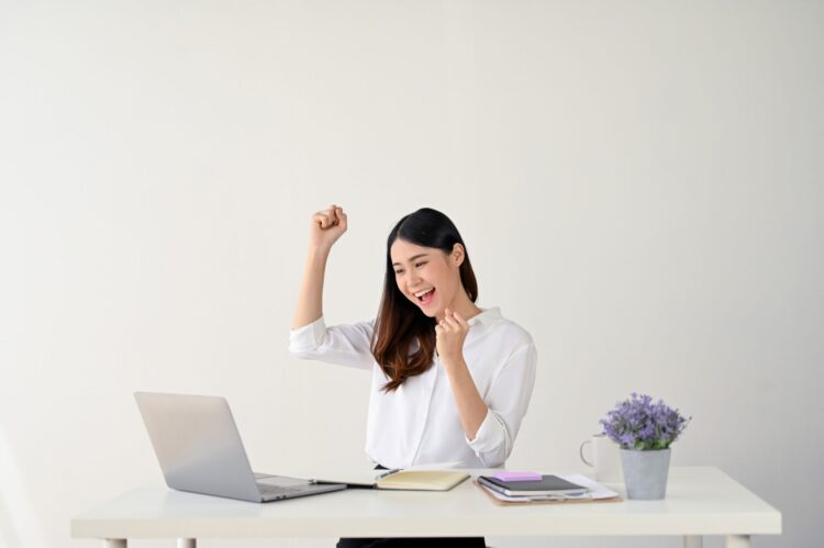 職場太崩潰?高績效人士教妳用8句話把情緒按下靜音鍵 職場太崩潰?高績效人士教妳用8句話把情緒按下靜音鍵