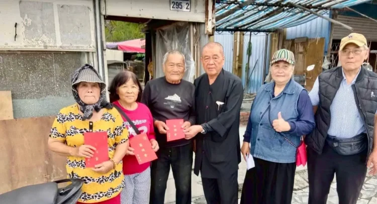 光復鄉堰塞湖災後重建 前進黨主席楊悟空與友人心手相連共同支援受災居民 光復鄉堰塞湖災後重建 前進黨主席楊悟空與友人心手相連共同支援受災居民