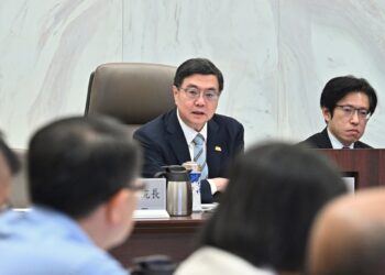 行政院長卓榮泰主持道安會報,強化行人安全與駕照管理改革,盼達成2050年道路交通事故零死亡目標 行政院長卓榮泰主持道安會報,強化行人安全與駕照管理改革,盼達成2050年道路交通事故零死亡目標