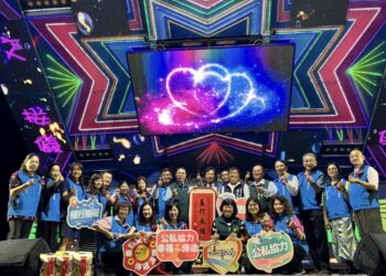 安定慈善會三度捐贈復康巴士 黃偉哲感謝共創無礙城市