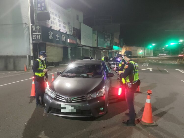 唾液快篩揪出毒駕 竹縣警威力路檢嚴打掃蕩