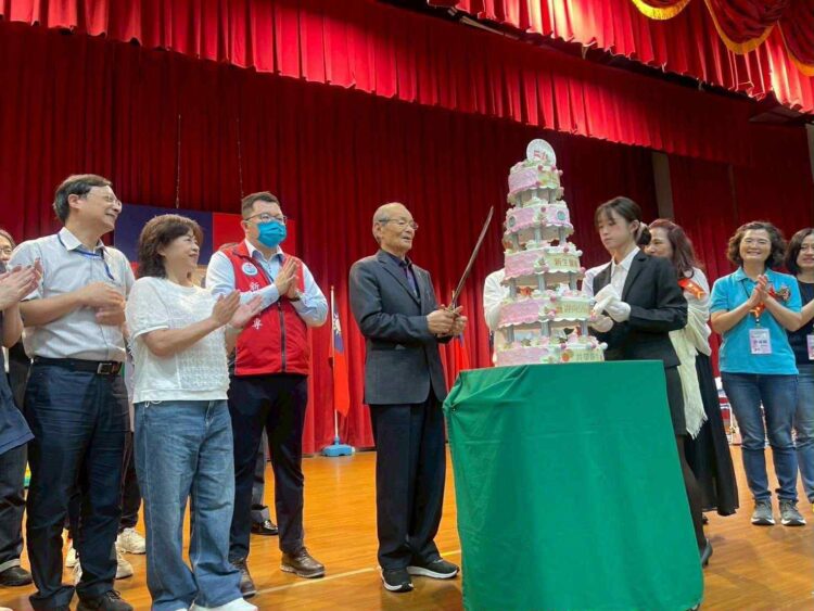 新生醫護管理專科學校54週年校慶盛大舉行 114年度護理師國考佳績與傑出校友共襄盛舉 展現醫護教育卓越實力 新生醫護管理專科學校54週年校慶盛大舉行 114年度護理師國考佳績與傑出校友共襄盛舉 展現醫護教育卓越實力