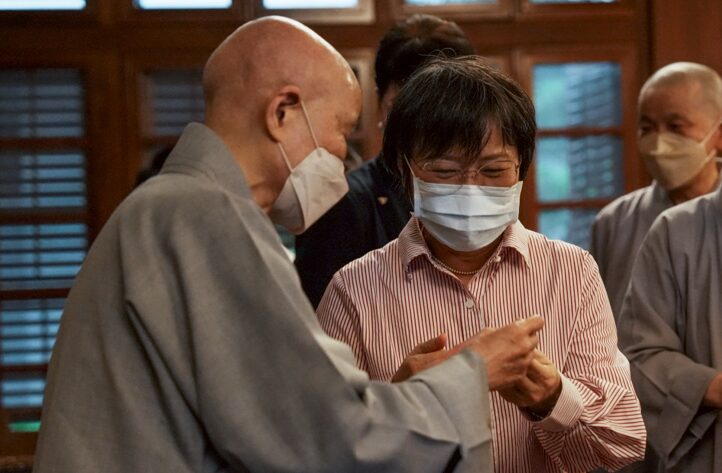 內政部長劉世芳拜會證嚴法師 感謝慈濟協助防救災 並期續全國防災密切合作 內政部長劉世芳拜會證嚴法師 感謝慈濟協助防救災 並期續全國防災密切合作