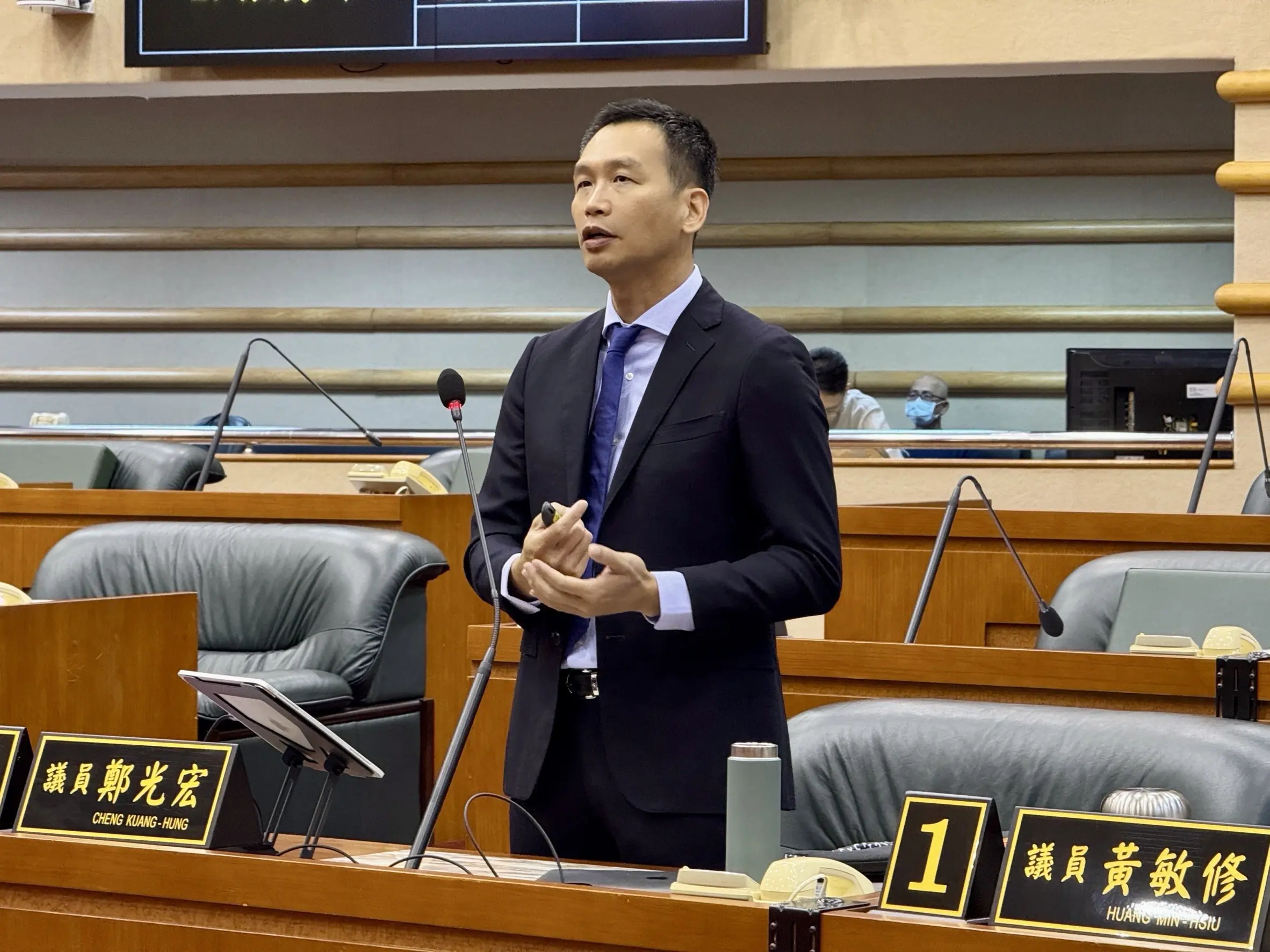 避免長輩奔波 鄭光宏籲檢討「左流右新」接種流程 避免長輩奔波 鄭光宏籲檢討「左流右新」接種流程