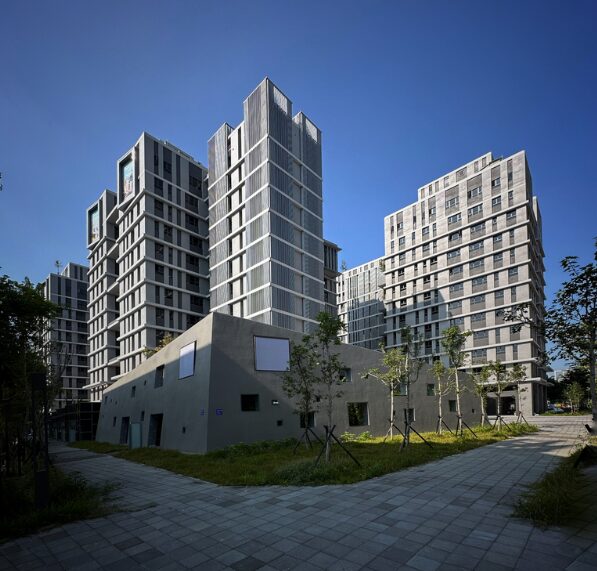 臺中好宅再獲肯定 育賢二期奪2025台灣建築獎佳作 生活機能與建築美學全面升級 臺中好宅再獲肯定 育賢二期奪2025台灣建築獎佳作 生活機能與建築美學全面升級