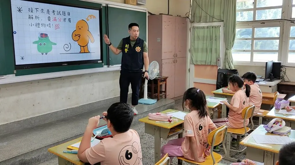 分齡識詐超有感！警察叔叔出題太強學生喊：這才是詐騙吧