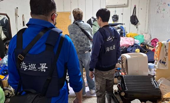 嫌犯狡詐丟棄毒品仍被海巡攔截 板橋專案緝毒行動全程曝光與抓捕詳情 嫌犯狡詐丟棄毒品仍被海巡攔截 板橋專案緝毒行動全程曝光與抓捕詳情