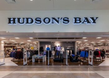 百年零售傳奇終止：擁有355年歷史的加拿大連鎖百貨巨頭哈德遜灣宣布關掉所有門市 裁員超過8300位員工