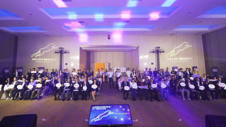 10大企業攜12組新創登場！ 2025「雲豹育成」Demo Day 以大帶小共創AI跨域應用