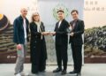 阿里山茶再登國際舞台 洪崇倫法國AVPA世界茶葉大賽奪金銀雙獎