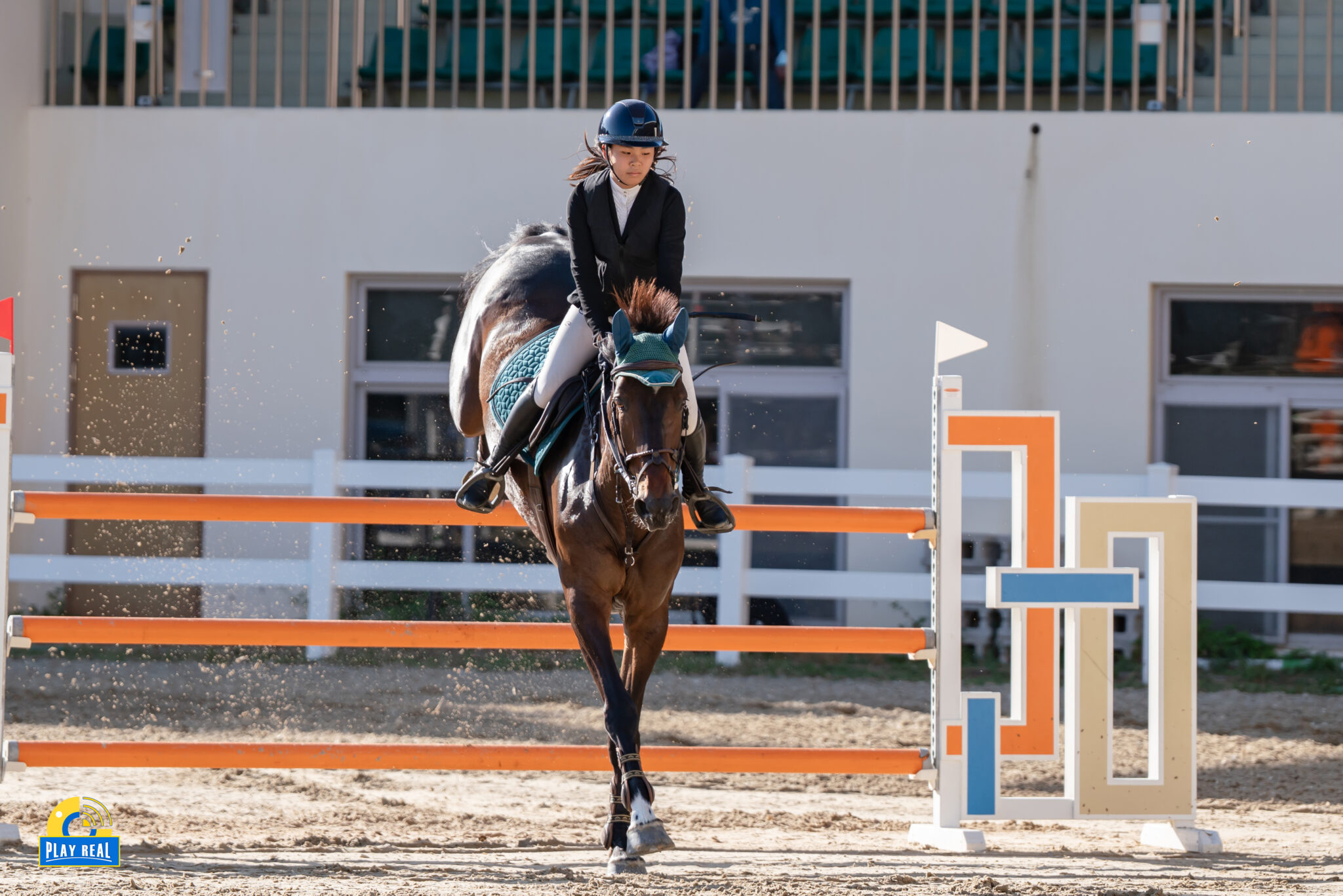 馬術》16歲馬術少女陳芃蓁 從跌倒到自信堅毅之路 馬術》16歲馬術少女陳芃蓁 從跌倒到自信堅毅之路