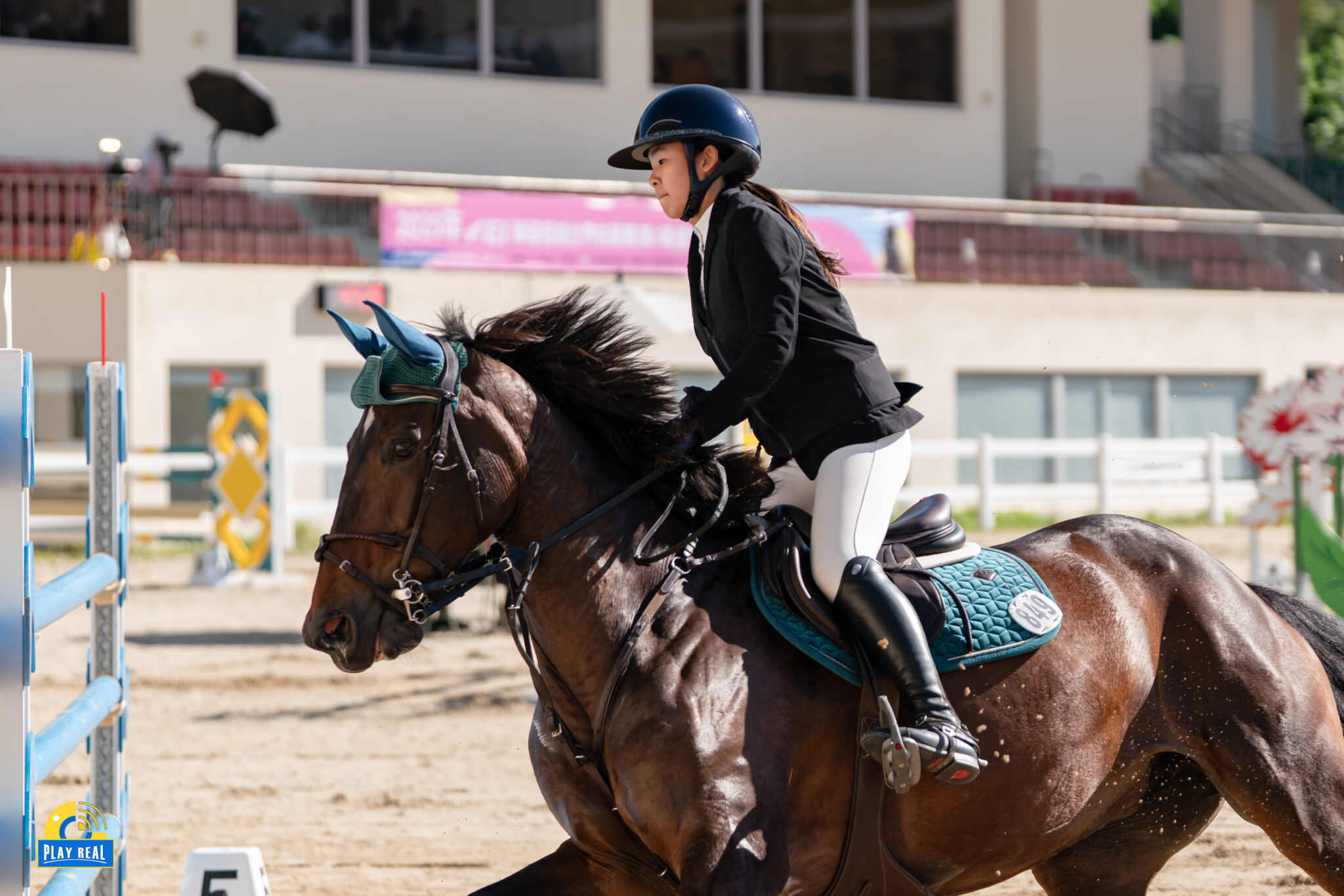 馬術》16歲馬術少女陳芃蓁 從跌倒到自信堅毅之路 馬術》16歲馬術少女陳芃蓁 從跌倒到自信堅毅之路