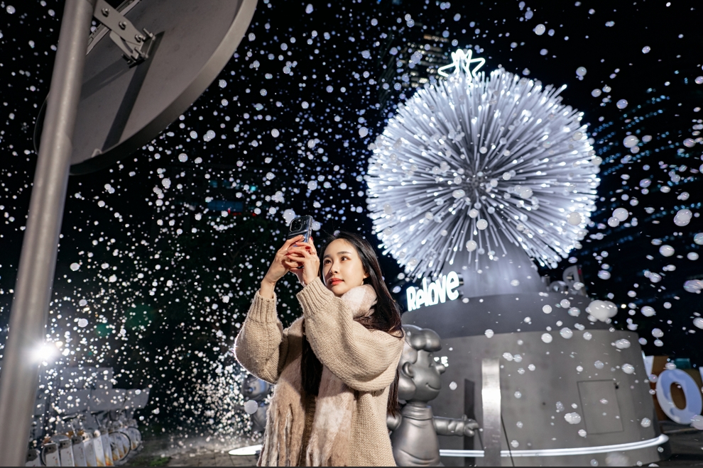 信義區下雪了 Relove《呼吸樹》打造夢幻泡泡雨 台北最浪漫聖誕打卡點