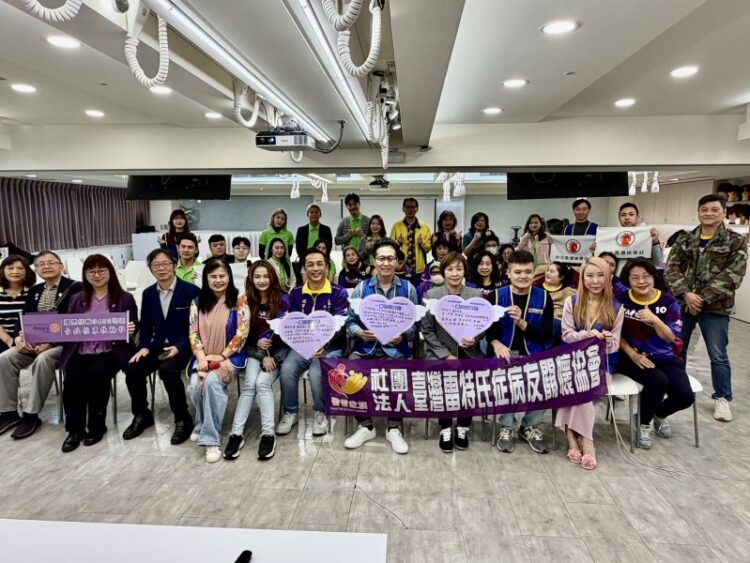 台北邑德扶輪社號召捐贈22.1萬元 購置呼吸化痰機力挺雷特氏症病友