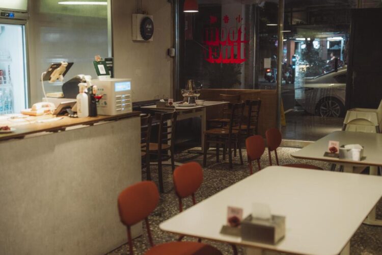 新店人氣火鍋推薦 炭火鍋物專賣 牛肉湯香撲鼻又涮嘴 新店人氣火鍋推薦 炭火鍋物專賣 牛肉湯香撲鼻又涮嘴