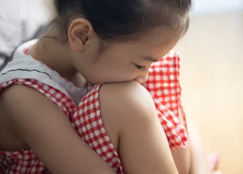 5歲女童胸部提早發育 醫師揪出「每天都在用的東西」是關鍵 5歲女童胸部提早發育 醫師揪出「每天都在用的東西」是關鍵