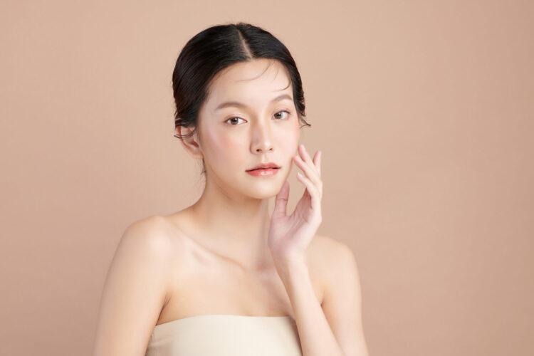 穿雲舞白怎麼化妝？唇色、眼妝、腮紅這樣配 秒變雲系女神