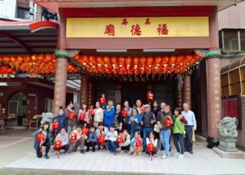 花蓮美崙福德廟舉辦迎春對燈手作活動 凝聚社群情感
