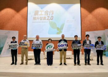 農工合作推升「智農2.0」 農業部攜手工研院跨域研發AI技術深化農業升級 農工合作推升「智農2.0」 農業部攜手工研院跨域研發AI技術深化農業升級