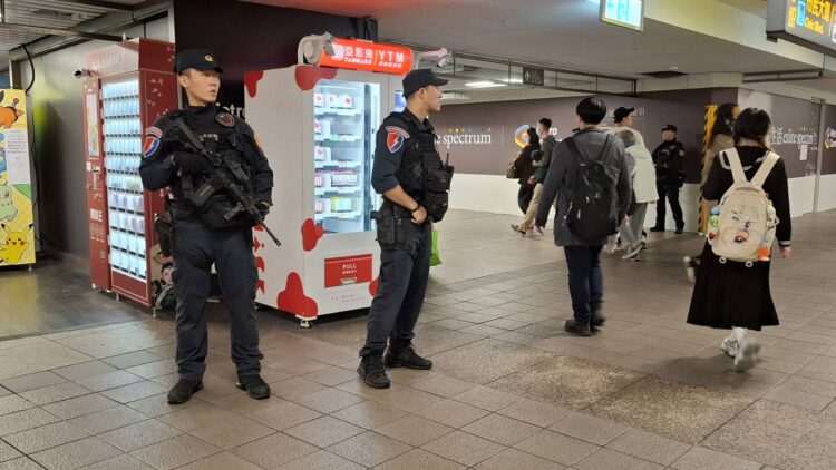 板南線臺北車站發生煙霧彈事件 一死一傷 北捷全面升級維安配合偵辦 警方全力緝凶