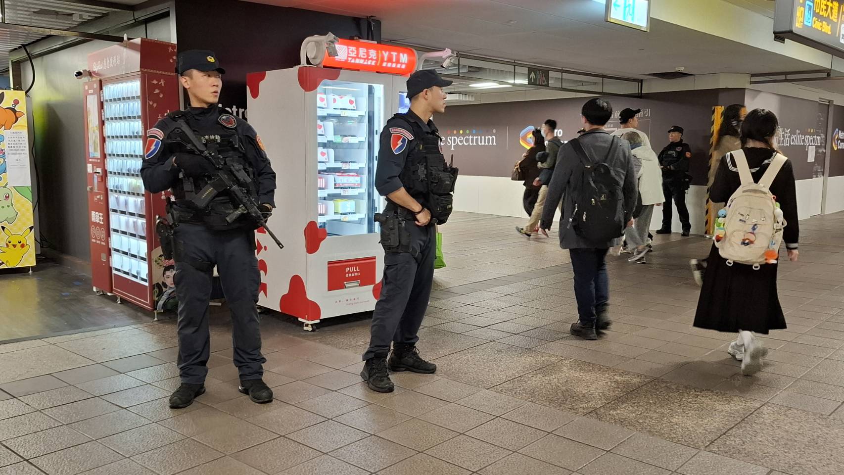 板南線臺北車站發生煙霧彈事件 一死一傷 北捷全面升級維安配合偵辦 警方全力緝凶