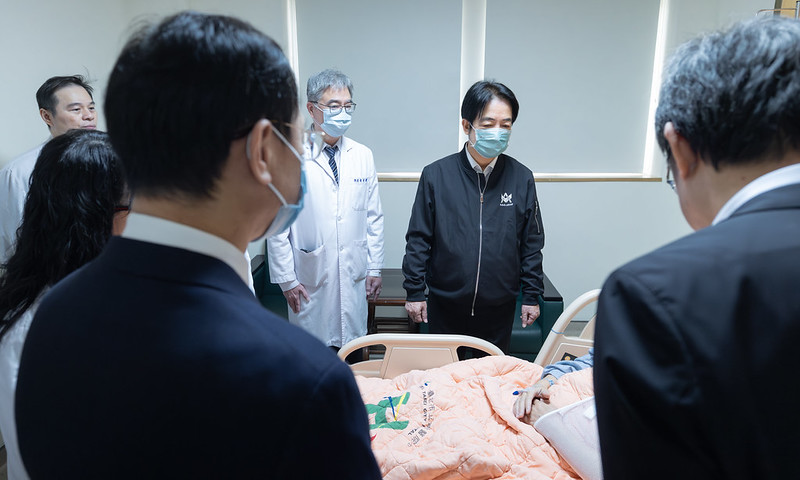 臺北捷運隨機攻擊案引發關注 賴清德總統探視傷者 指示徹查真相並全面強化公共維安