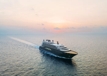 200億精品遊艇震撼登場！奢華日韓航程首航