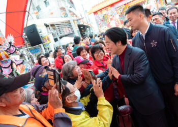 賴清德總統赴彰化溪湖永安宮與福安宮參香並獻匾 祈願臺灣社會安定、人民平安