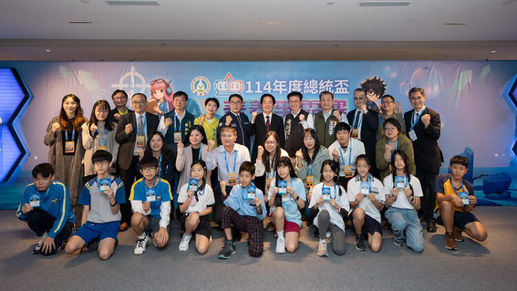 賴清德總統出席臺南「總統盃AI素養爭霸賽」頒獎典禮 肯定臺灣青年科技潛力與創造力