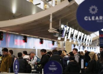 赴美免簽大逆轉!先交出你的臉書和IG!免簽旅客恐被全面審查五年社群紀錄 連email、電話、親屬背景都得上繳給美國政府 赴美免簽大逆轉!先交出你的臉書和IG!免簽旅客恐被全面審查五年社群紀錄 連email、電話、親屬背景都得上繳給美國政府