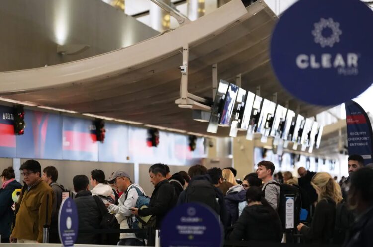 赴美免簽大逆轉!先交出你的臉書和IG!免簽旅客恐被全面審查五年社群紀錄 連email、電話、親屬背景都得上繳給美國政府 赴美免簽大逆轉!先交出你的臉書和IG!免簽旅客恐被全面審查五年社群紀錄 連email、電話、親屬背景都得上繳給美國政府