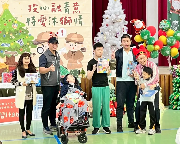 歲末最暖校園！南投特教學校聖誕活動 獅子會、青商會送祝福