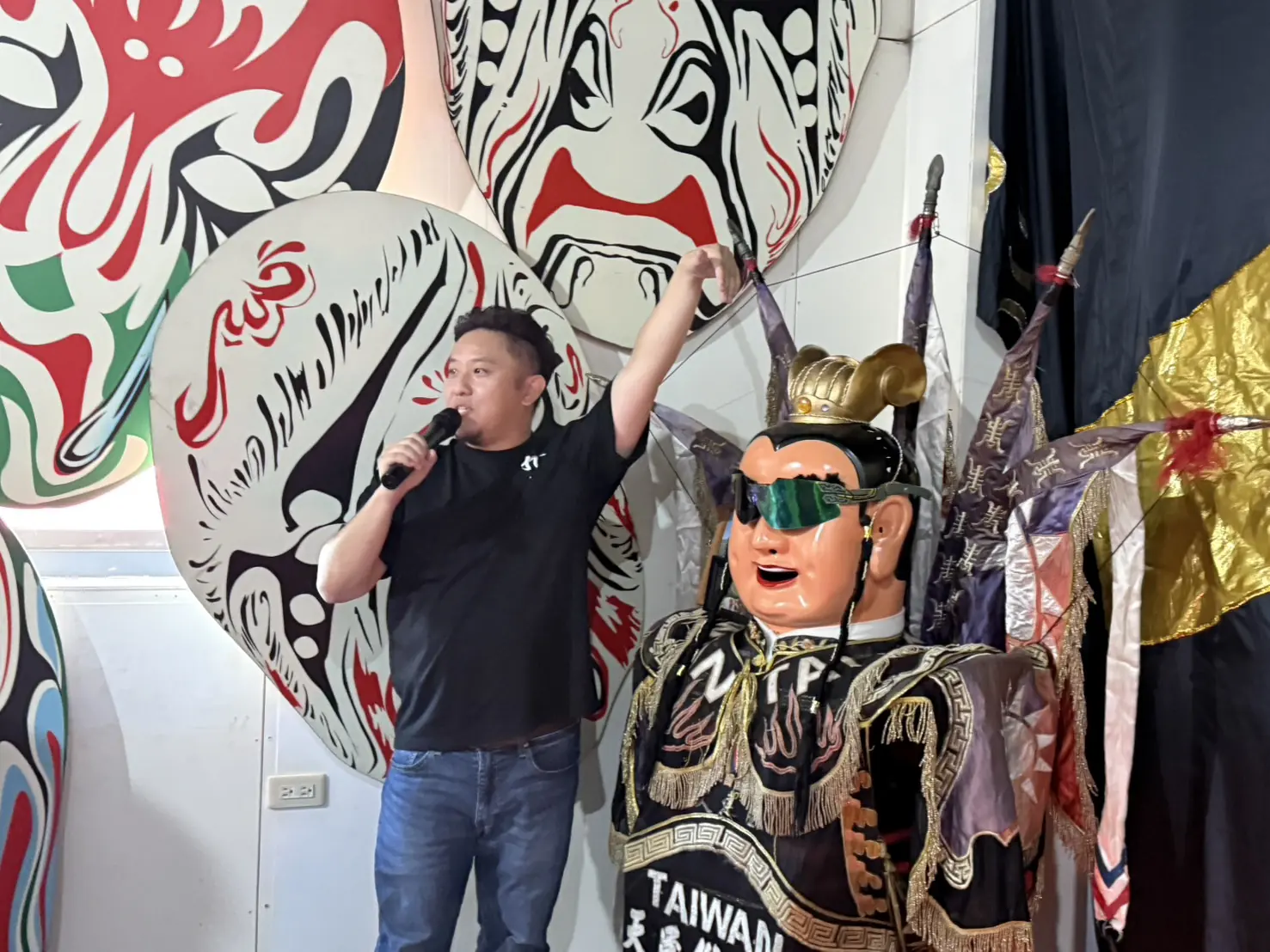 九天民俗技藝團30週年特展登場 從貨櫃屋鍛鍊出不畏艱辛的台灣精神