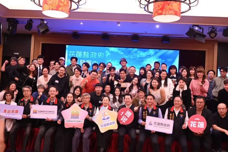 傾聽青年心聲共譜家鄉藍圖 徐榛蔚出席「114年度青年發展諮詢委員交流會」感謝青諮委員貢獻