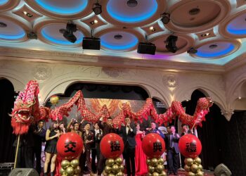 2026年台灣連鎖加盟促進協會中區會長交接儀式暨感恩晚宴於12月16日圓滿舉行，新任會長柳景耀接棒卸任會長陳冠霖，象徵中區加盟產業新里程碑