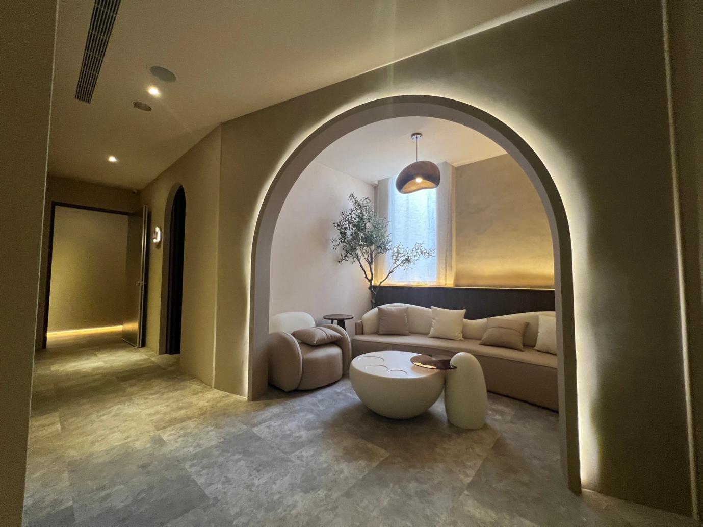 高雄新興區SPA芳療 全身精油按摩＋熱石療程 深夜也能安排放鬆