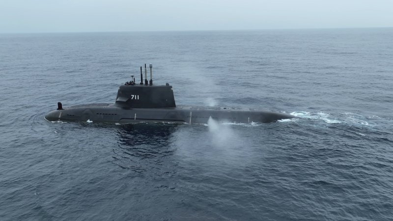 「海鯤軍艦」順利完成首次潛航測試